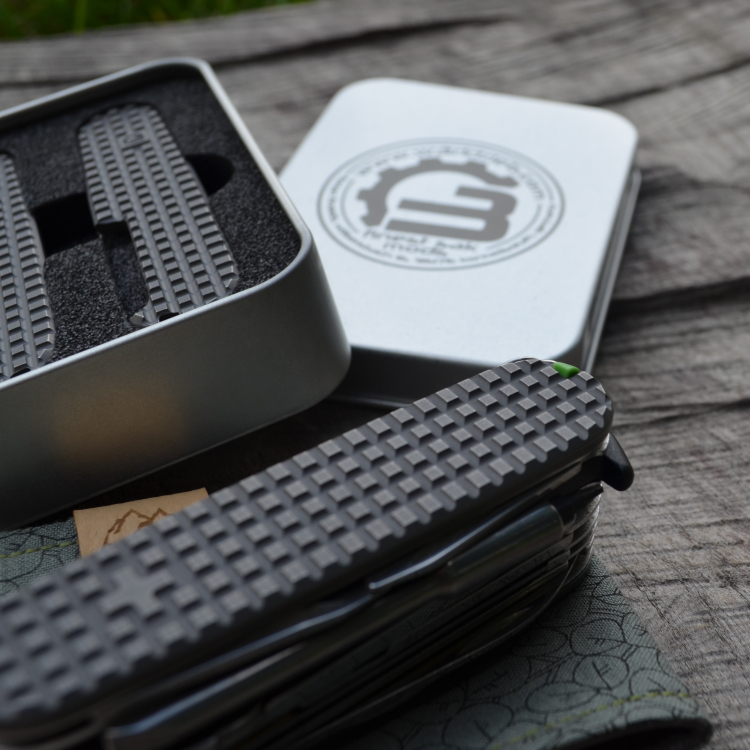 TITAN - HARDFRAGGED used wash - extrem griffig - ti - Griffschalen oder montiertes Taschenmesser - Titan Grade 5  (Ti 6AI 4V) - 91mm